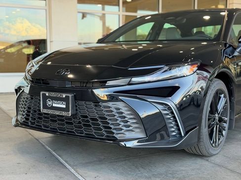 Used 2026 Toyota Camry SE w/ Multimedia Upgrade Package FWD image 4