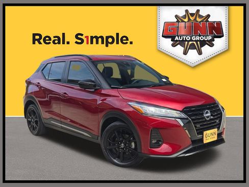 Used 2023 Nissan Kicks SR w/ SR Premium Package FWD image 1