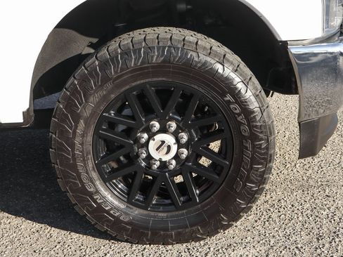 Used 2019 Ford F250 Lariat w/ Lariat Value Package image 51