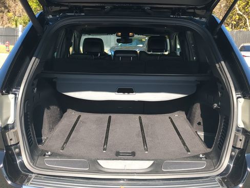 Used 2017 Jeep Grand Cherokee Limited image 21