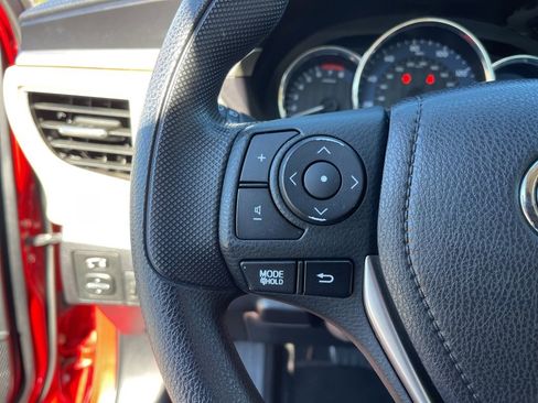 Used 2016 Toyota Corolla L image 17