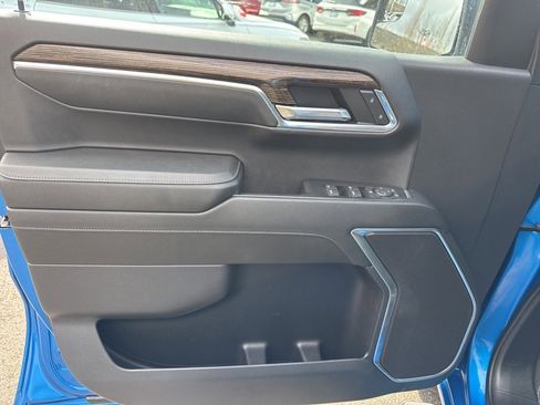 Used 2024 GMC Sierra 1500 Elevation w/ LPO, Elevation Black Package image 17