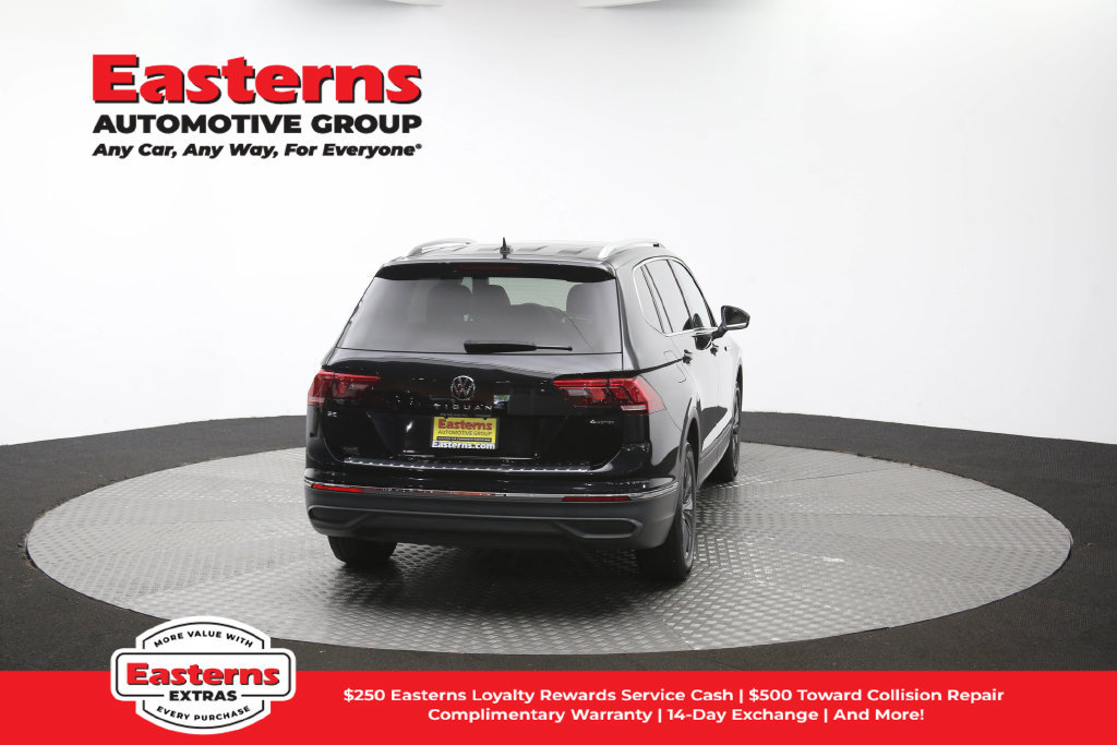 Used 2023 Volkswagen Tiguan SE AWD/4WD image 40