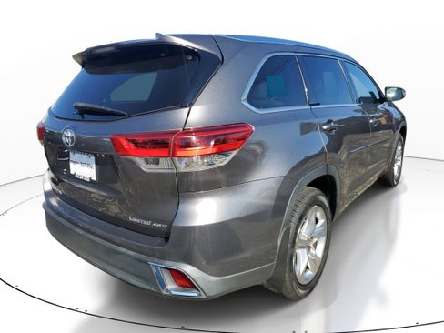 Used 2019 Toyota Highlander Limited image 6