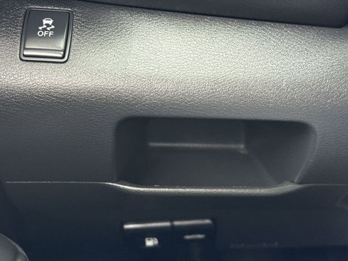 Used 2019 Nissan Kicks SR w/ SR Premium Package image 32