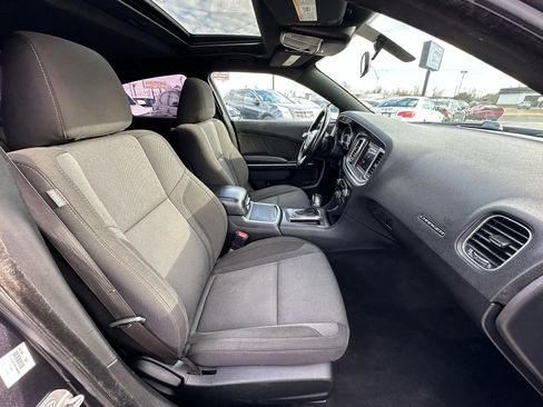 Used 2019 Dodge Charger SXT image 13