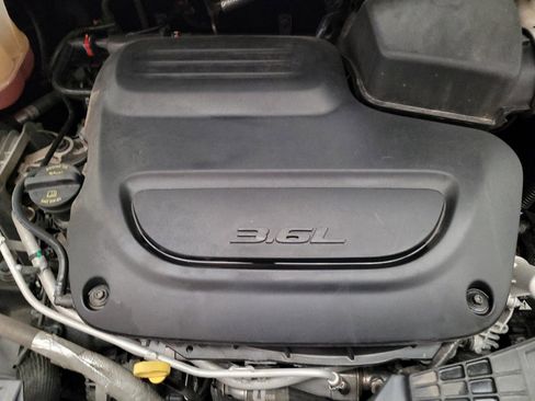 Used 2023 Chrysler Voyager LX FWD image 30