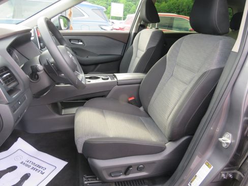 Used 2023 Nissan Rogue SV AWD/4WD image 12