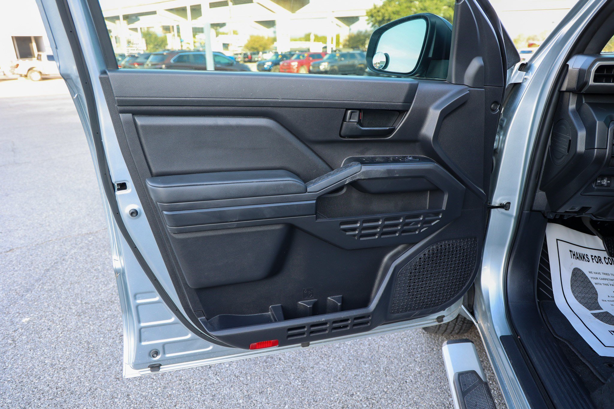 Certified 2025 Toyota Tacoma SR AWD/4WD image 31