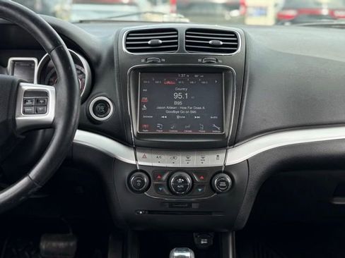 Used 2013 Dodge Journey Crew w/ Driver Convenience Group FWD image 21