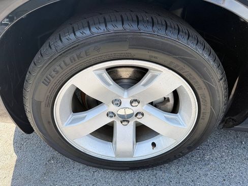 Used 2013 Dodge Challenger SXT RWD image 9