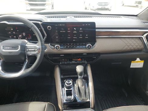 New 2026 GMC Canyon Denali image 10