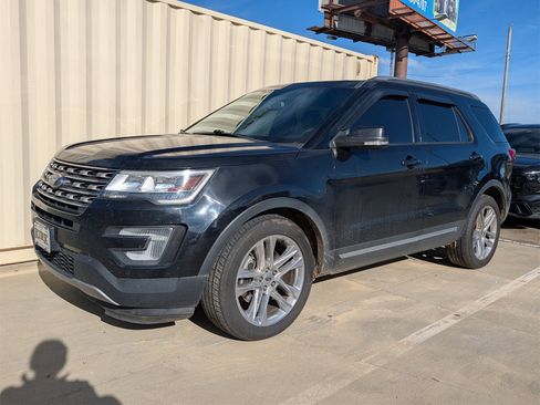 Used 2017 Ford Explorer XLT w/ Equipment Group 202A image 20
