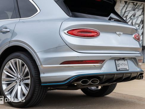 Used 2022 Bentley Bentayga Speed image 12