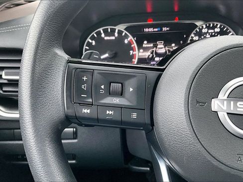 Used 2023 Nissan Rogue SV image 18