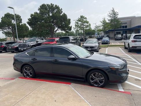 Used 2023 Honda Accord EX image 4