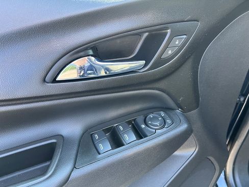Used 2021 Chevrolet Equinox LT FWD image 14