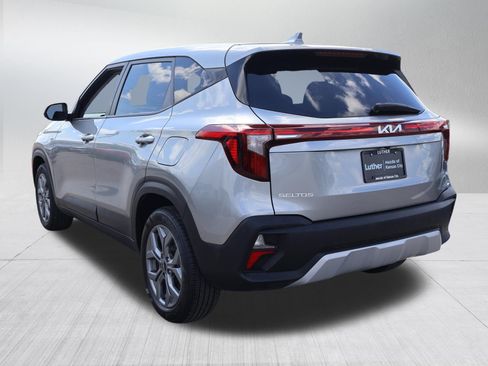 Used 2024 Kia Seltos LX AWD/4WD image 5