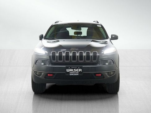 Used 2017 Jeep Cherokee Trailhawk w/ Cold Weather Group AWD/4WD image 8