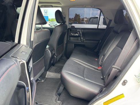 Used 2020 Toyota 4Runner Venture w/ Moonroof Package AWD/4WD image 12
