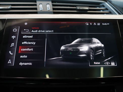 Used 2022 Audi e-tron Premium image 23