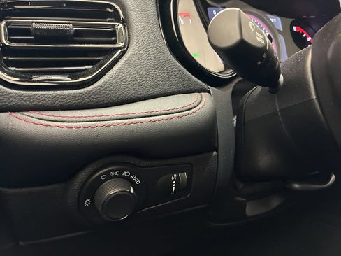 Used 2025 Dodge Durango GT AWD/4WD image 26