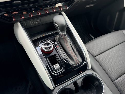 Used 2024 GMC Canyon AT4X AWD/4WD image 23