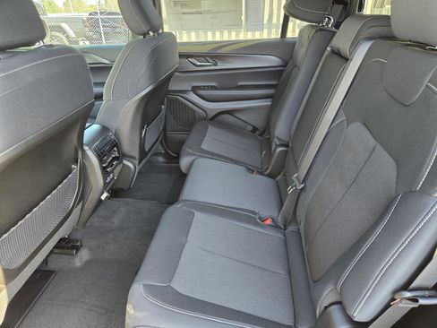 New 2026 Jeep Grand Cherokee L 2WD image 25