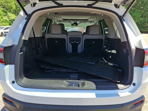 Certified 2025 Honda Pilot Touring image 29