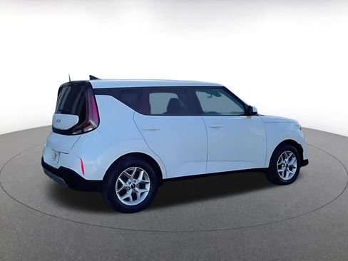 Used 2025 Kia Soul LX w/ LX Technology Package FWD image 14
