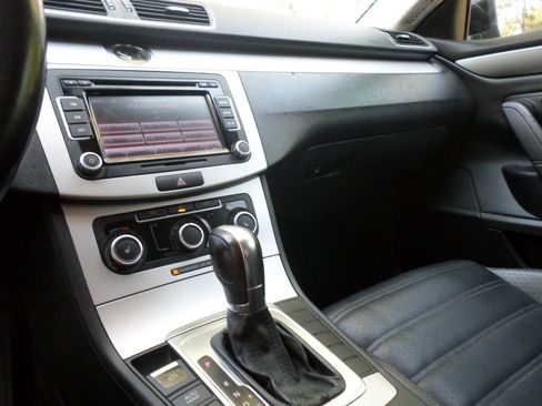 Used 2012 Volkswagen CC Sport image 26