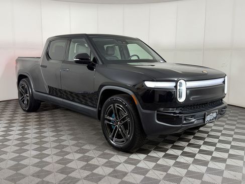 Used 2026 Rivian R1T Premium Quad AWD/4WD image 7