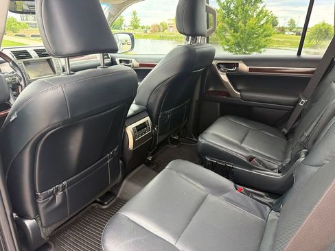 Used 2019 Lexus GX 460 Premium AWD/4WD image 17