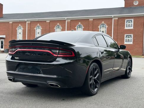 Used 2020 Dodge Charger SXT w/ Blacktop Package RWD image 6