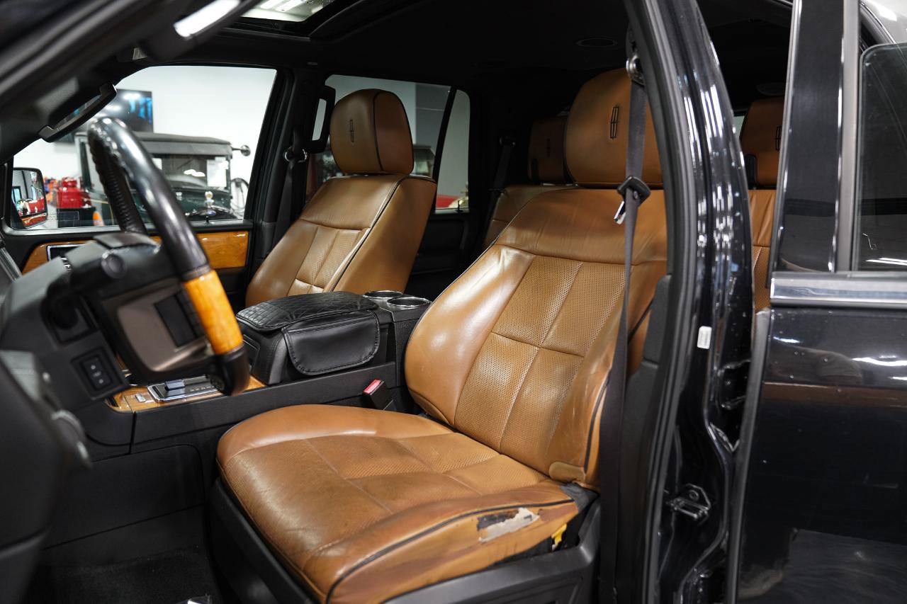 Used 2012 Lincoln Navigator 4WD image 25