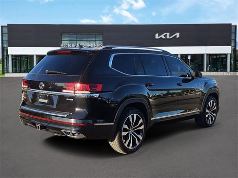 Used 2022 Volkswagen Atlas SEL Premium image 4