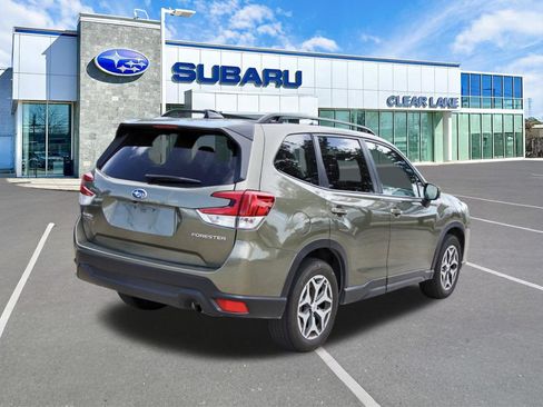 Used 2024 Subaru Forester Premium AWD/4WD image 6