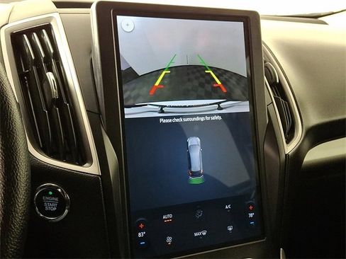 Used 2022 Ford Edge SE w/ Black Appearance Package image 5