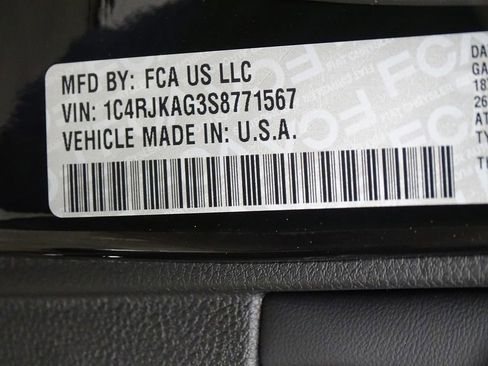 New 2025 Jeep Grand Cherokee L Laredo image 23