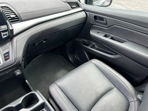Certified 2024 Honda Odyssey Sport image 18