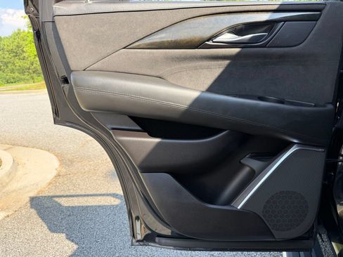 Used 2019 Cadillac Escalade Platinum RWD image 45