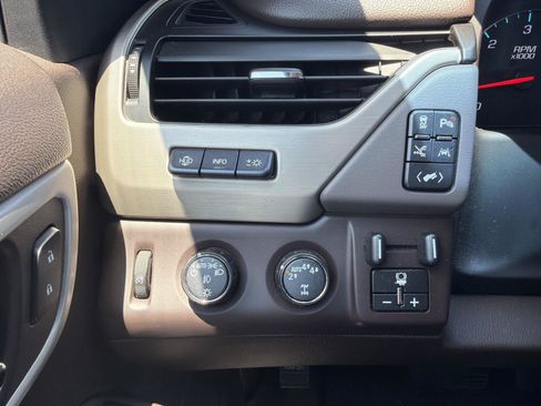 Used 2018 GMC Yukon Denali w/ Denali Ultimate Package AWD/4WD image 22