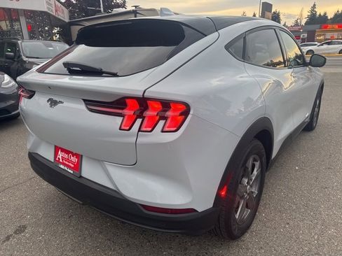 Used 2022 Ford Mustang Mach-E Select image 5