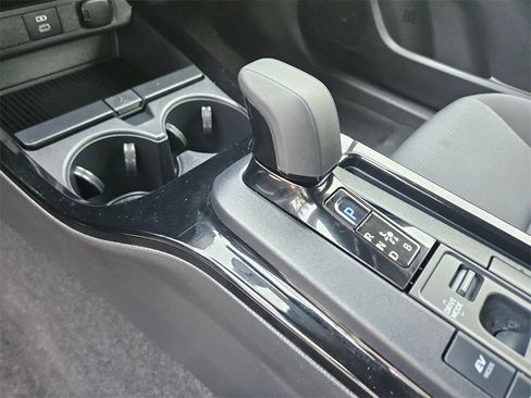 Used 2025 Toyota Prius LE image 25