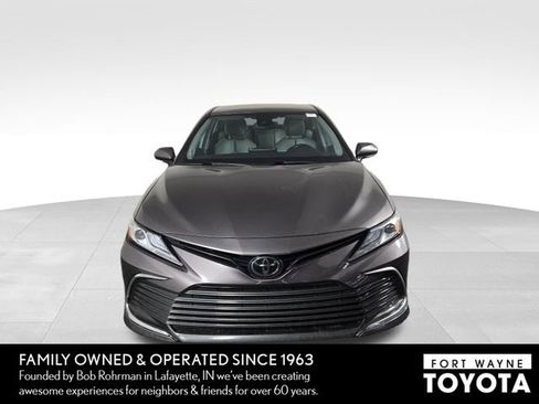 Used 2023 Toyota Camry XLE image 3