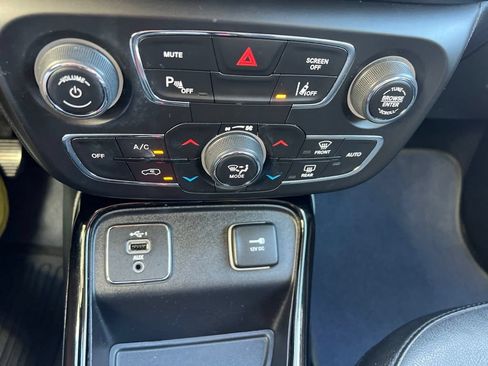 Certified 2021 Jeep Compass Limited FWD image 45