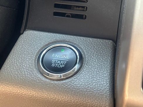Used 2018 Ford F150 Lariat w/ Equipment Group 502A Luxury AWD/4WD image 19