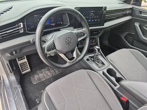 Used 2025 Volkswagen Jetta Sport FWD image 15