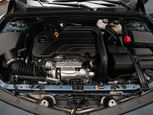 Used 2024 Chevrolet Malibu LT image 3