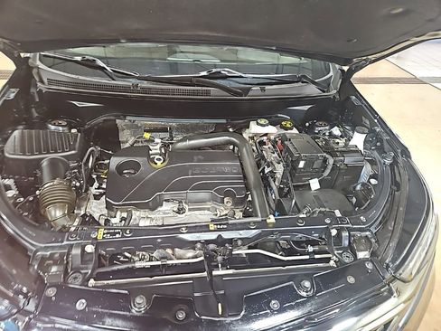 Used 2023 Chevrolet Equinox RS w/ RS Leather Package image 2